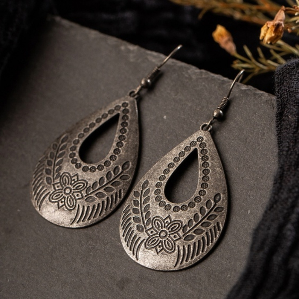 💥LAST PAIR💥Vintage Patina Teardrop Retro Floral Motif Dangle Earrings - Picture 5 of 5